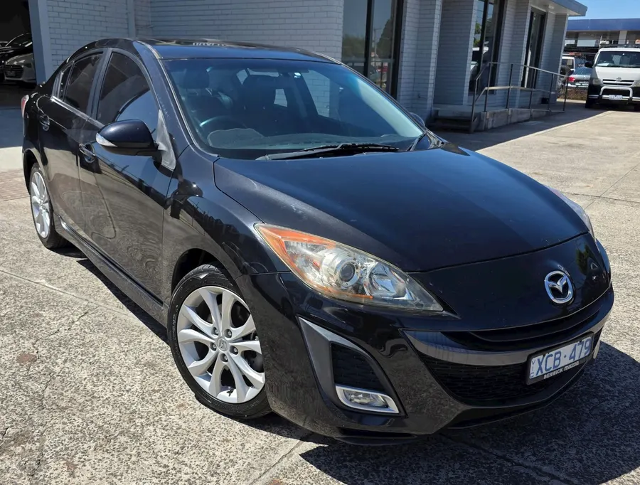 MAZDA 3