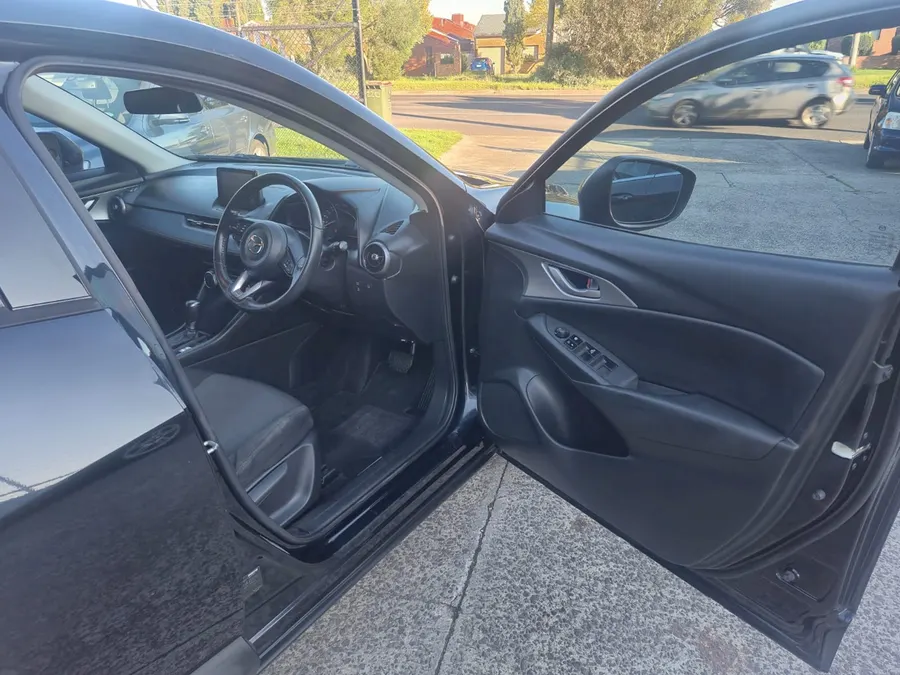 Vehicle Thumbnail 9