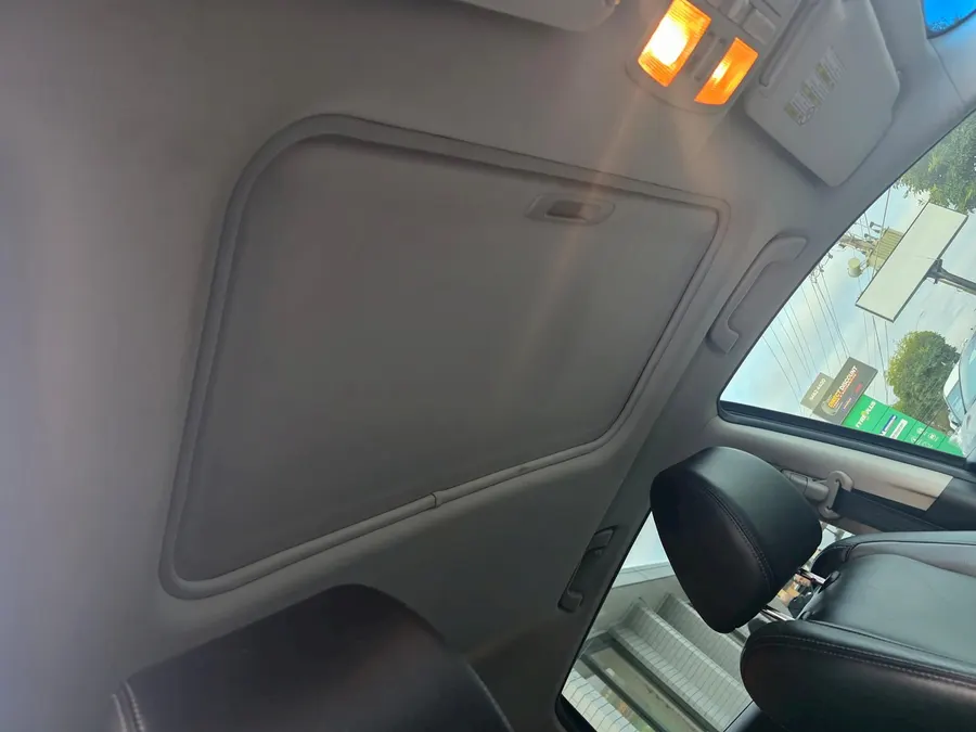 Vehicle Thumbnail 12