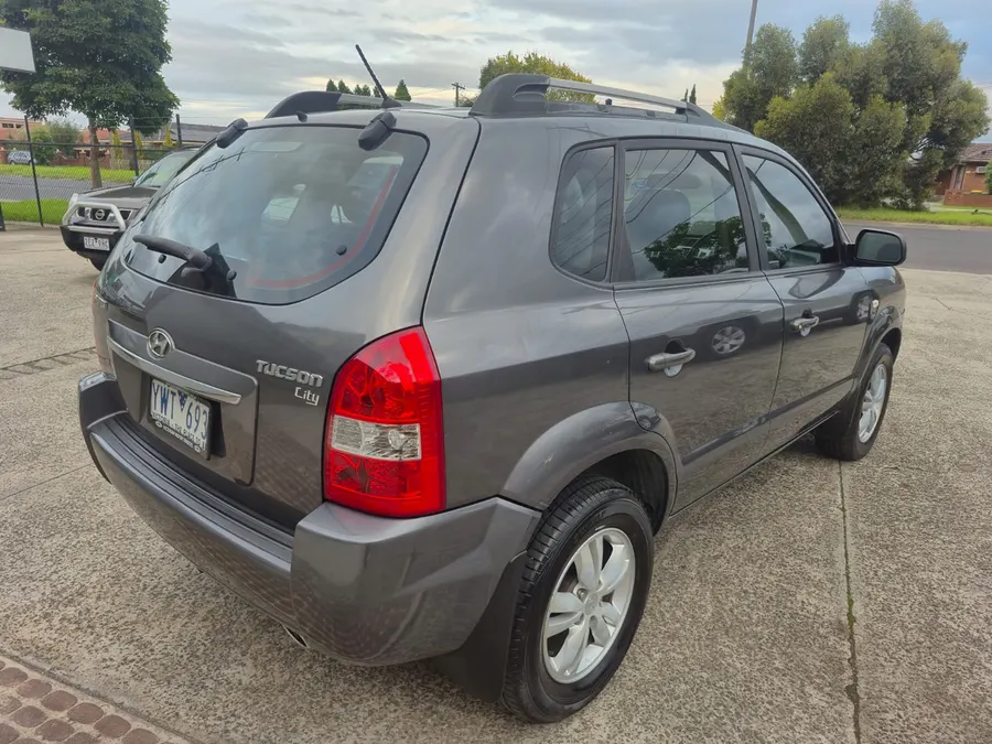 Vehicle Thumbnail 7