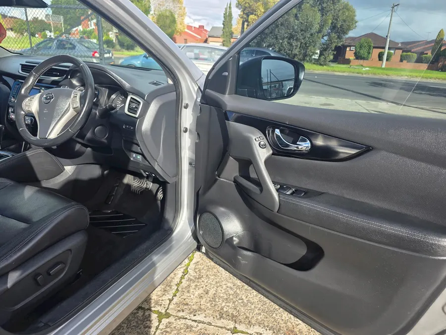 Vehicle Thumbnail 9