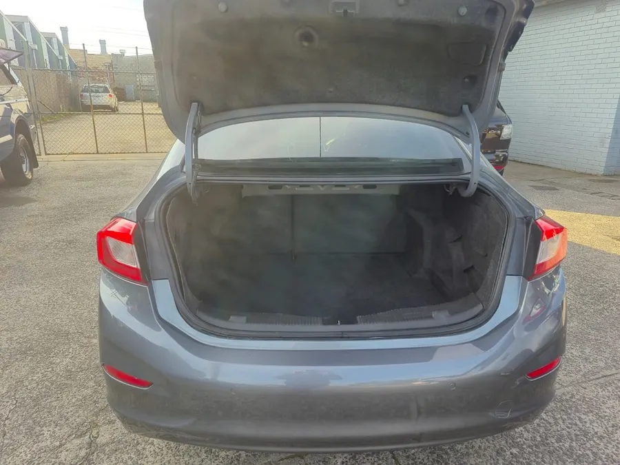 Vehicle Thumbnail 15