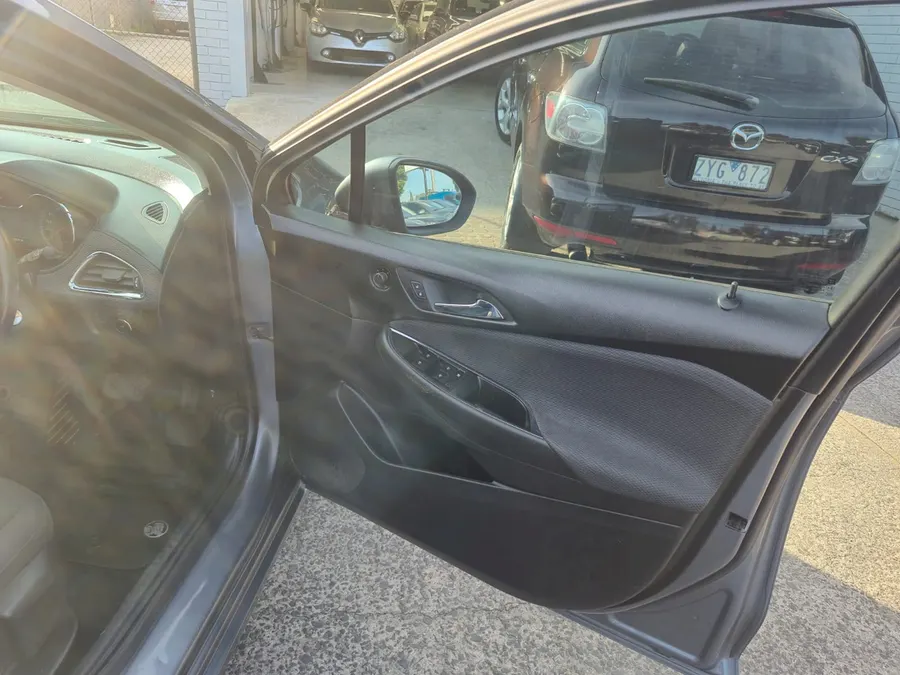 Vehicle Thumbnail 9