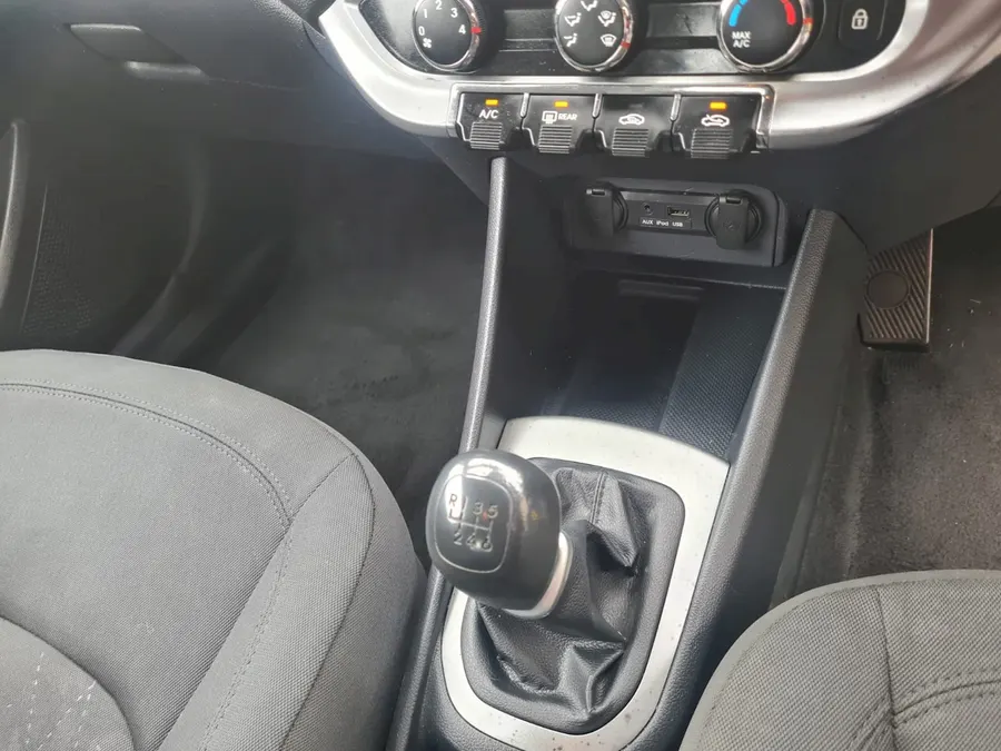 Vehicle Thumbnail 11